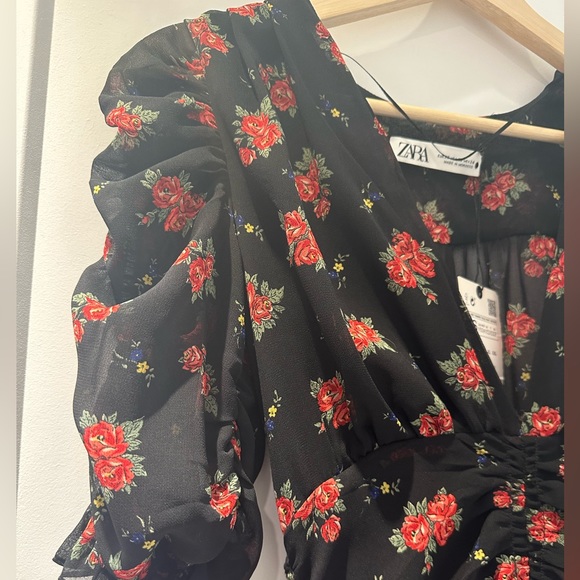 Xs Zara Sheer Floral dress - Picture 2 of 8